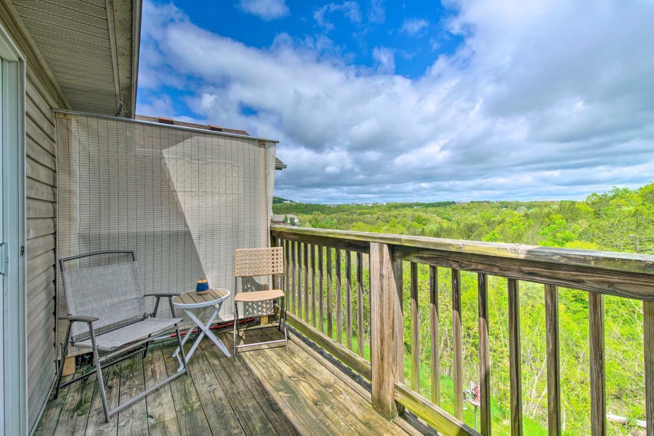 Cozy Branson Retreat With Balcony, 2 Mi To 76 Strip Leilighet Eksteriør bilde