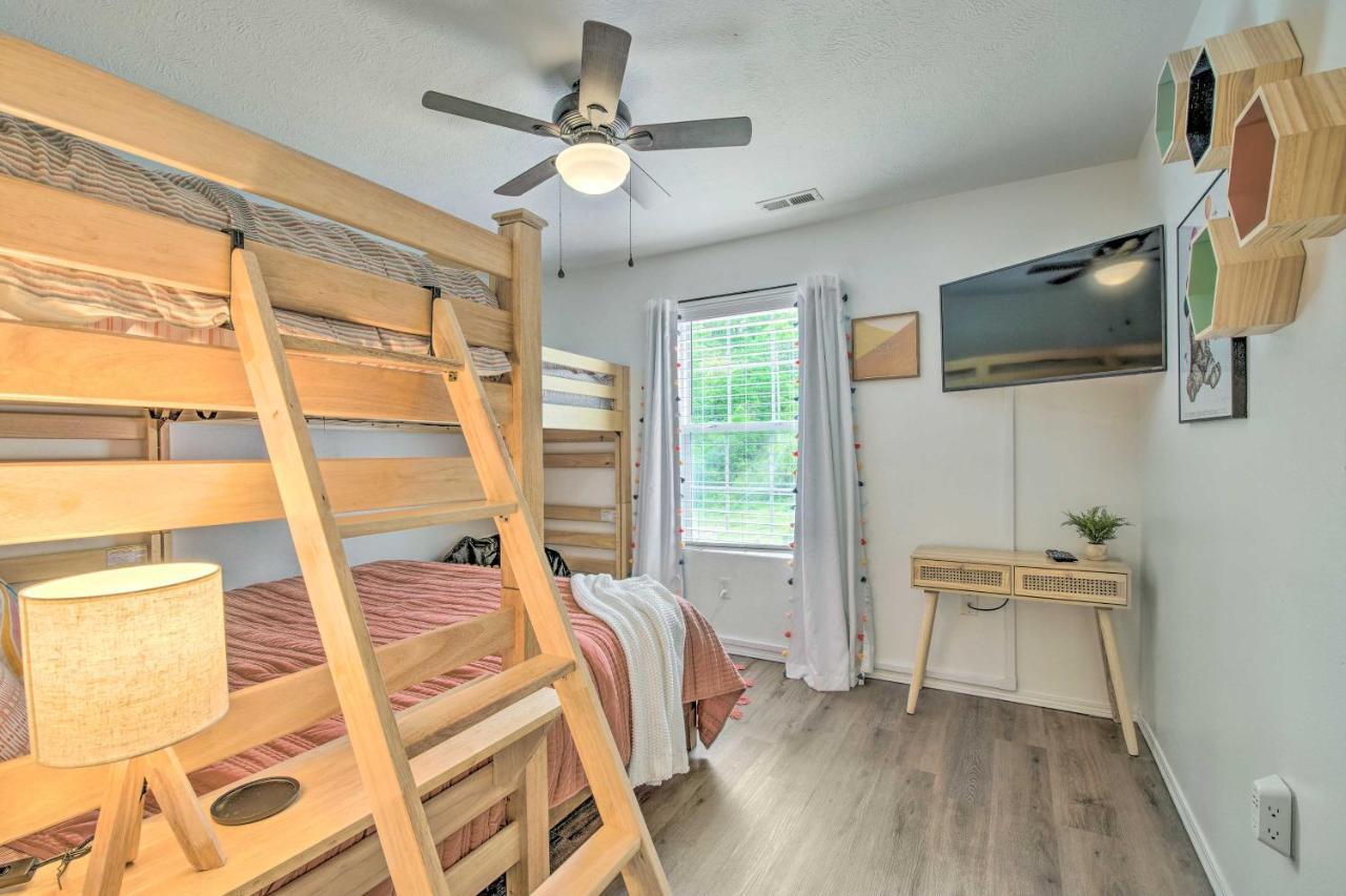Cozy Branson Retreat With Balcony, 2 Mi To 76 Strip Leilighet Eksteriør bilde