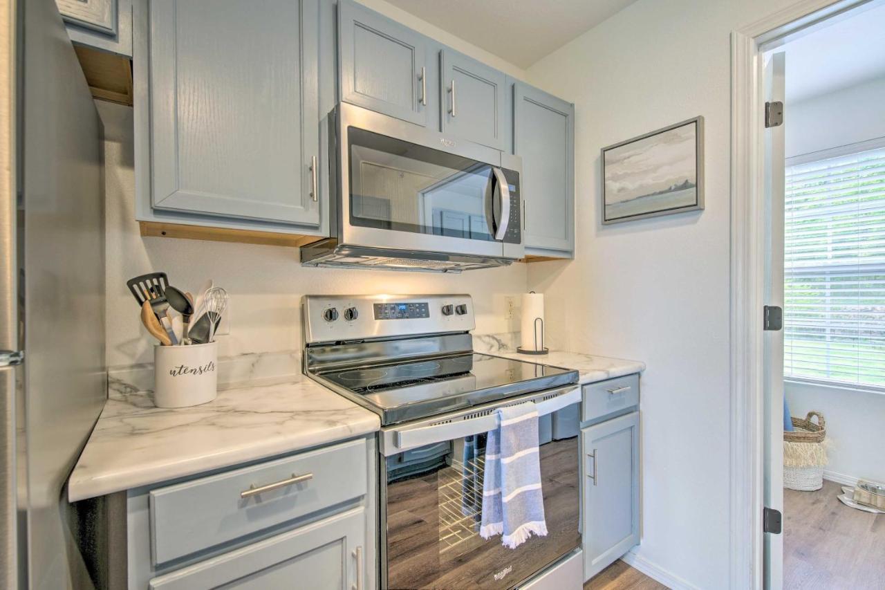 Cozy Branson Retreat With Balcony, 2 Mi To 76 Strip Leilighet Eksteriør bilde