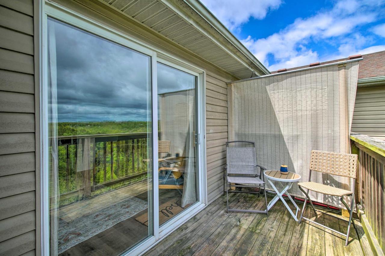 Cozy Branson Retreat With Balcony, 2 Mi To 76 Strip Leilighet Eksteriør bilde