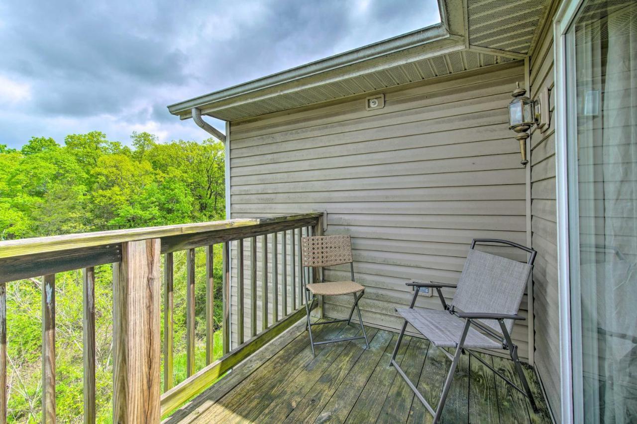 Cozy Branson Retreat With Balcony, 2 Mi To 76 Strip Leilighet Eksteriør bilde