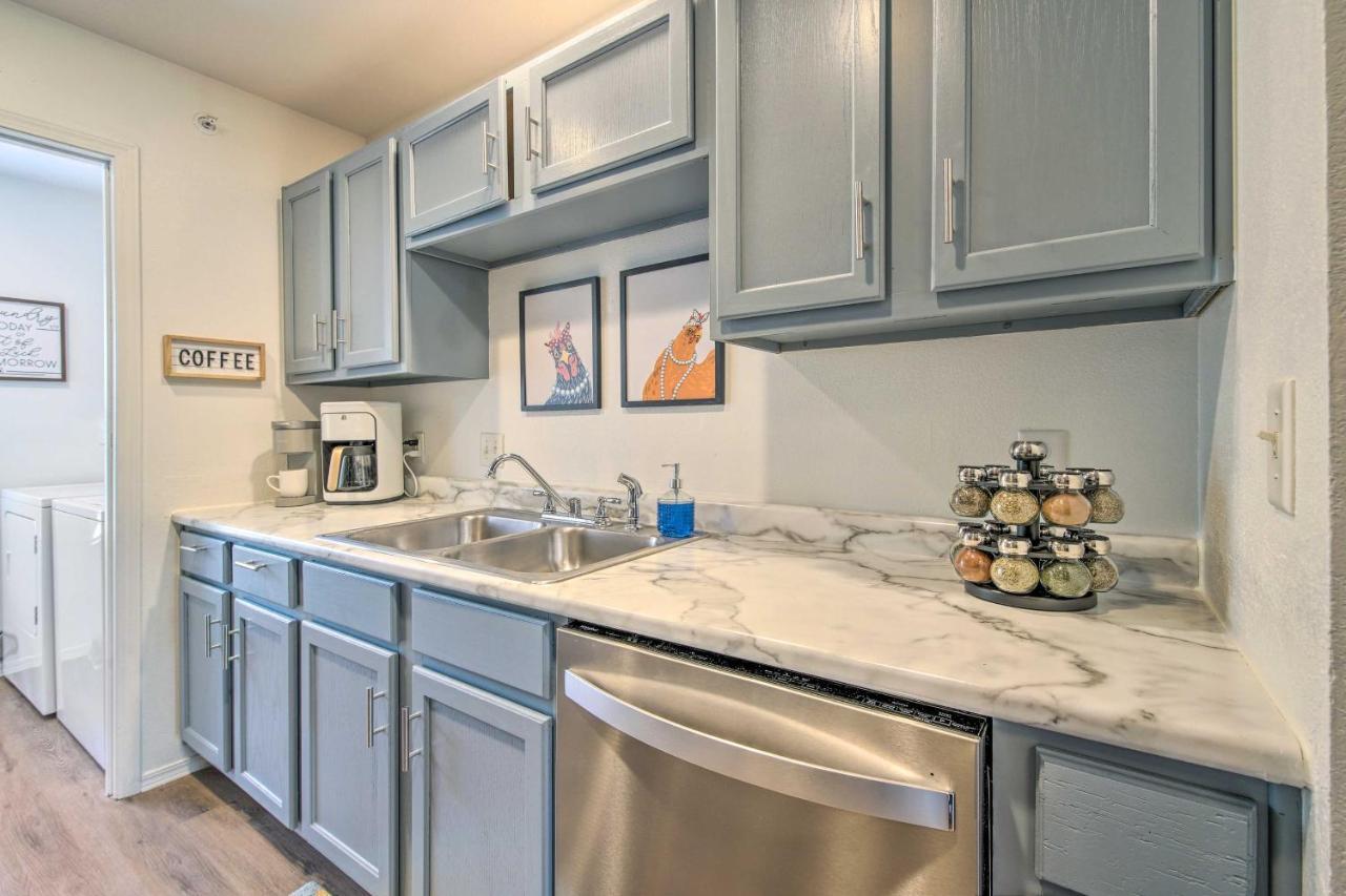 Cozy Branson Retreat With Balcony, 2 Mi To 76 Strip Leilighet Eksteriør bilde