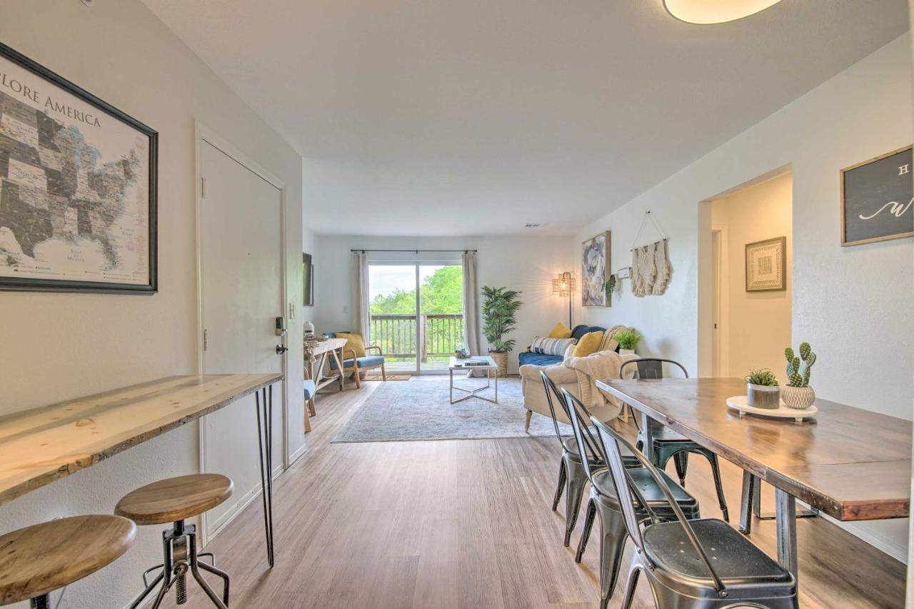 Cozy Branson Retreat With Balcony, 2 Mi To 76 Strip Leilighet Eksteriør bilde