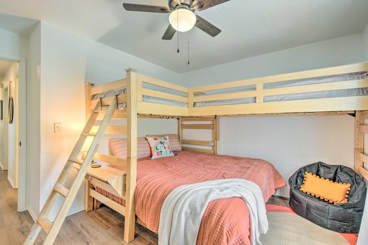 Cozy Branson Retreat With Balcony, 2 Mi To 76 Strip Leilighet Eksteriør bilde